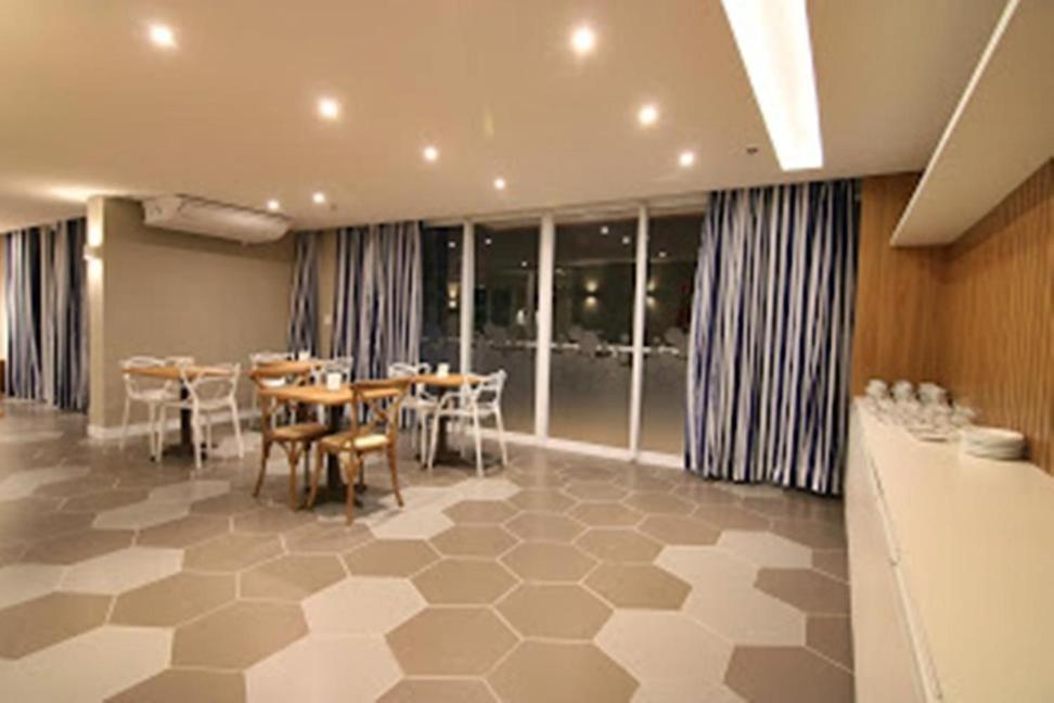 Apartamento Edifício Royale Flat 230 *